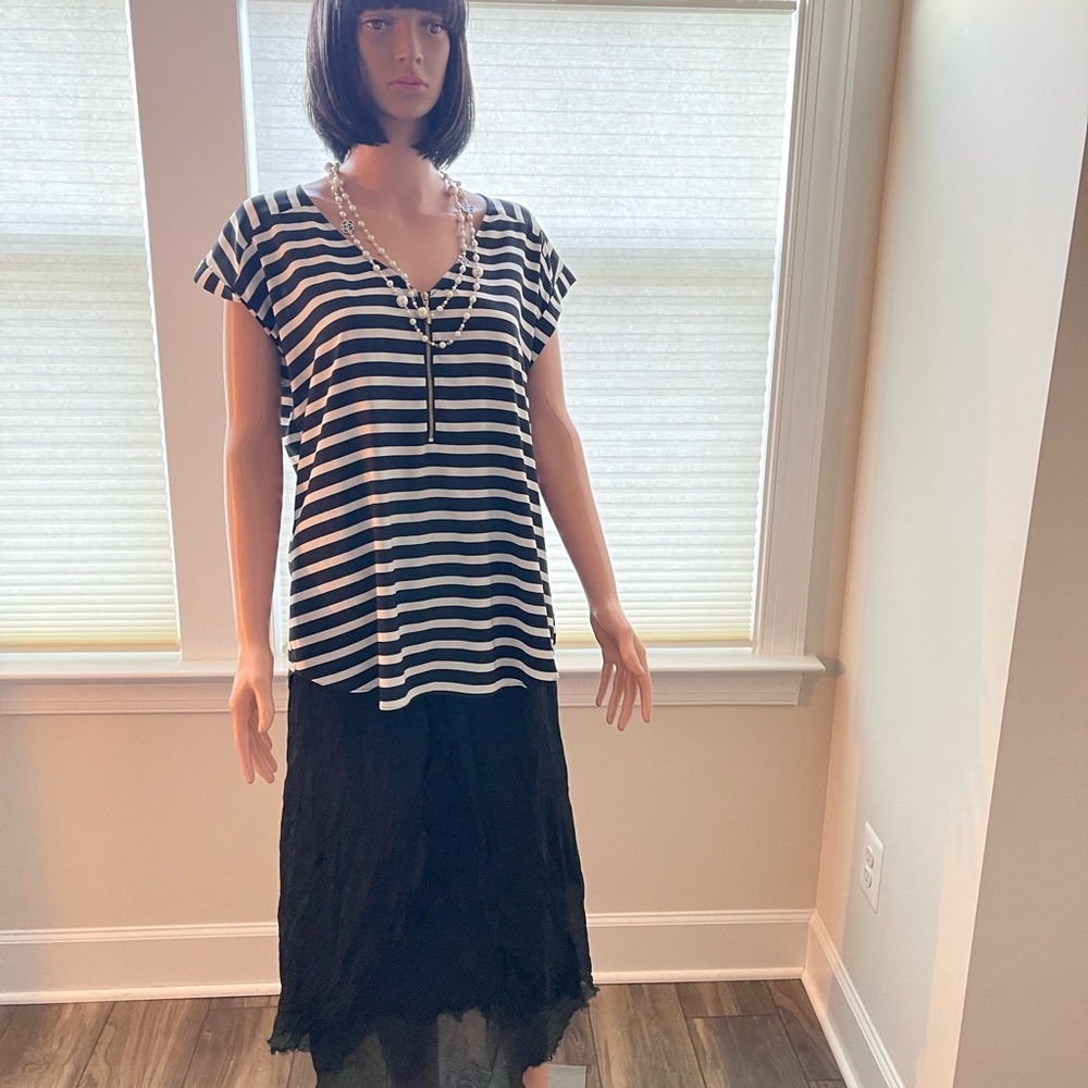 Express Black and White Relaxed Blouse